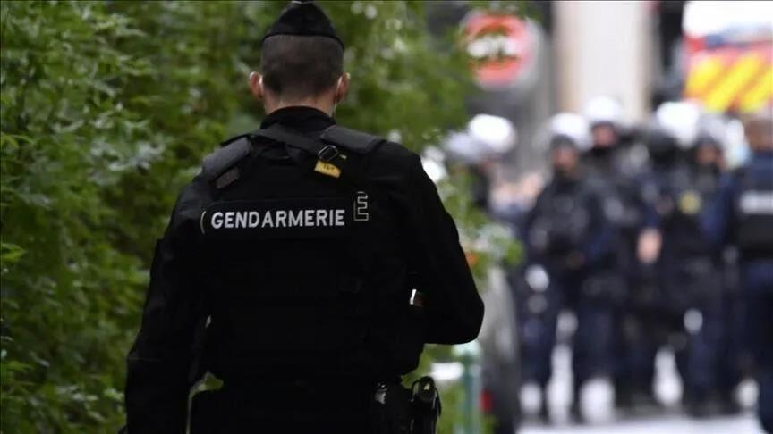 La préfecture de police de Paris explique l'autorisation de la manifestation du "Comité du 9 mai"