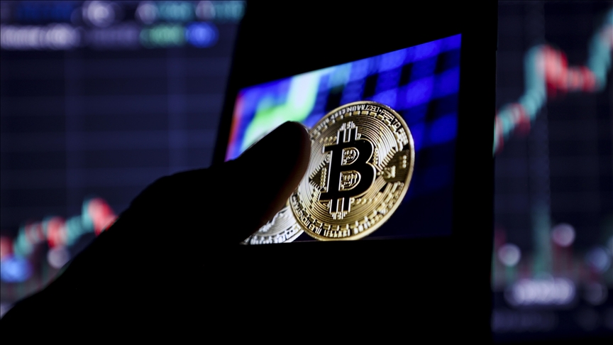 Bitcoin falls over 4% as network faces congestion issue