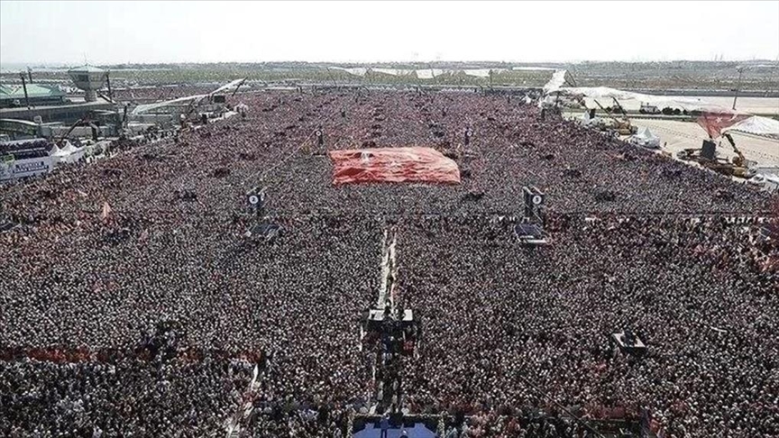 Campagne électorale en Türkiye: Le meeting géant d'Erdogan à Istanbul dans le viseur de la presse française