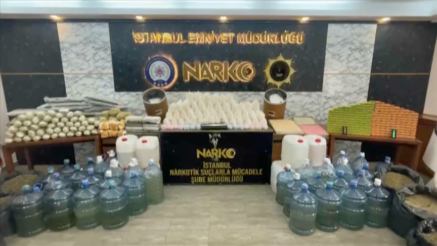 İstanbul'da yaklaşık bir ayda 1 ton 149 kilo 712 gram uyuşturucu yakalandı