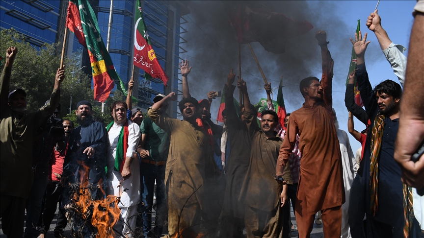 Protests break out against arrest of Pakistan's ex-premier