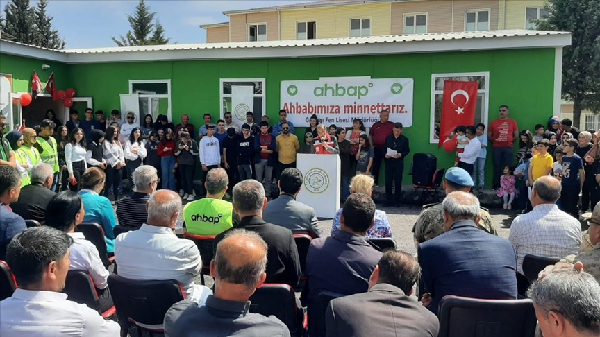 Adıyaman Gölbaşı'nda prefabrik yaptırılan fen lisesi açıldı
