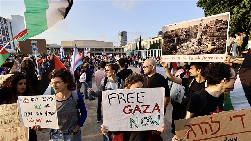 Protests against Israeli attacks on Gaza held in Tel Aviv