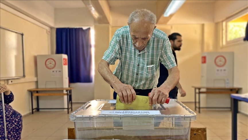 В Турции проходит голосование на выборах президента и парламента 