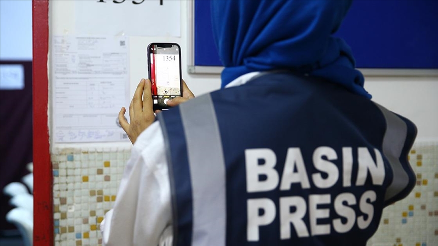 AA, tüm yurtta seçim sonuçlarını sandık başından duyurdu