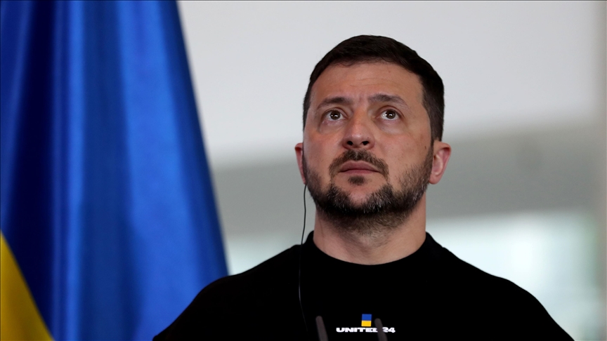 Ukraine’s president pays surprise visit to his French counterpart in Paris Ukraine’s president pays surprise visit to his French counterpart in Paris