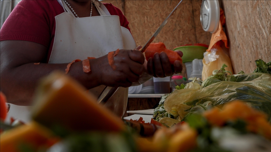 Nigerijska kuharica kuhala 100 sati bez pauze i ušla u Guinnesovu knjigu rekorda