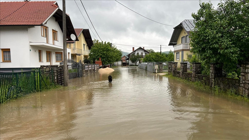BiH: Stanovnici Sanskog Mosta zabrinuti zbog rasta vodostaja rijeke Sane