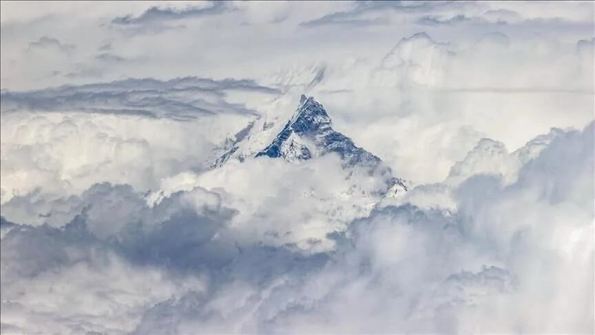 Un alpiniste pakistanais devient le plus jeune au monde à escalader les 12 sommets les plus hauts du globe