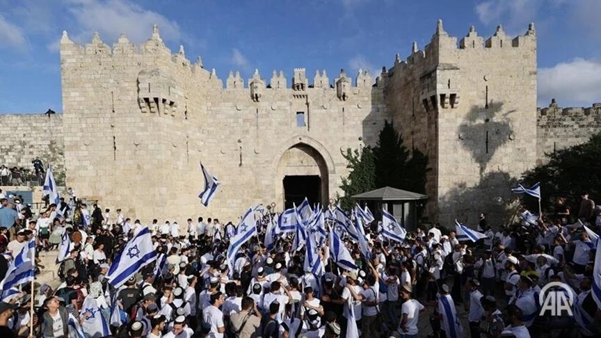 Jérusalem: des milliers d'Israéliens participent à la « marche des drapeaux »
