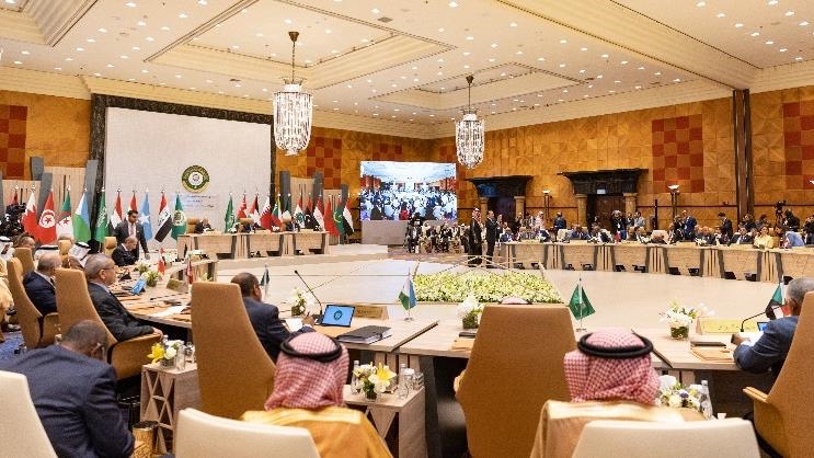 12 قائدا ومسؤولا عربيا يصلون جدة لحضور القمة العربية الـ 32 (محصلة)