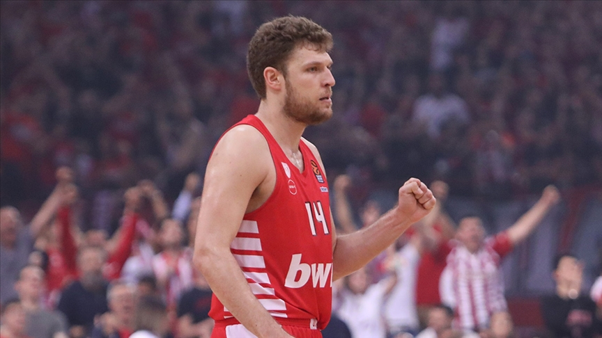 Olympiakos'tan Sasha Vezenkov, THY Avrupa Ligi'nde Sezonun MVP'si Oldu