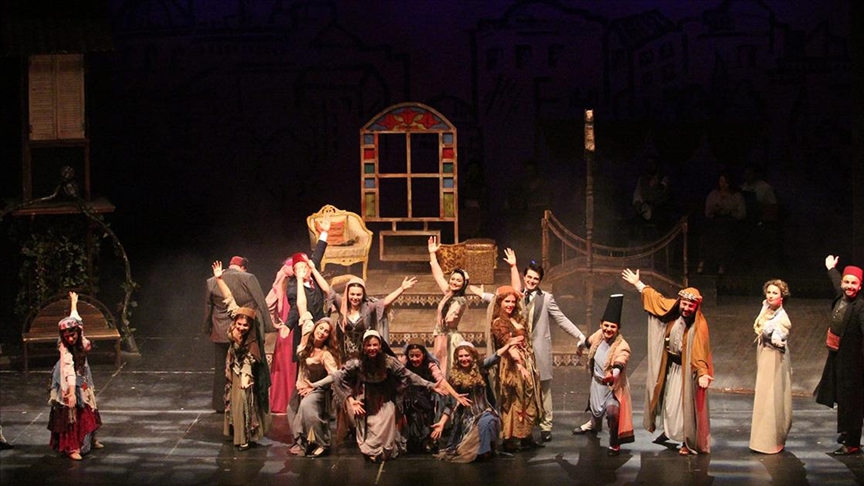 Devlet Tiyatroları 13. Antalya Uluslararası Tiyatro Festivali devam ediyor