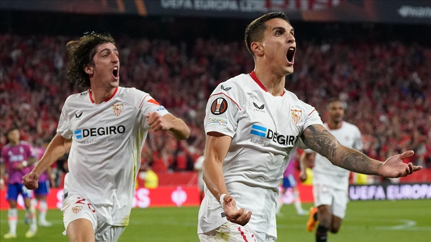 قدم.. إشبيلية يضرب موعدا مع روما في نهائي الدوري الأوروبي