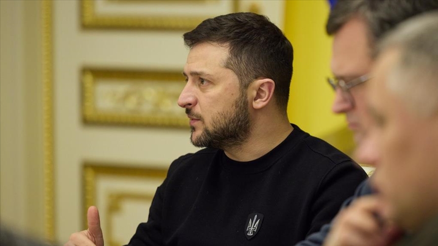 Ukrainian president arrives in Japan to meet G-7 leaders