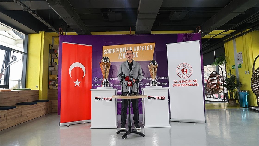 Spor Toto Süper Lig ve 1. Lig şampiyonluk kupaları tanıtıldı