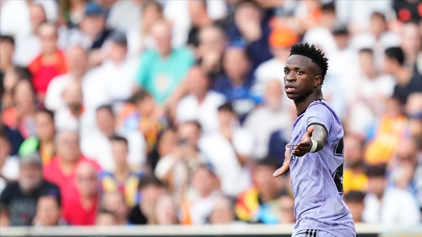 ضجة عالمية بسبب "العنصرية" ضد لاعب الريال فينيسيوس