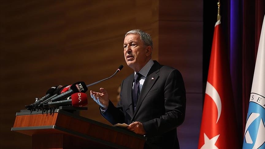 وزير الدفاع التركي يعلن تحييد 19 إرهابيا شمال سوريا