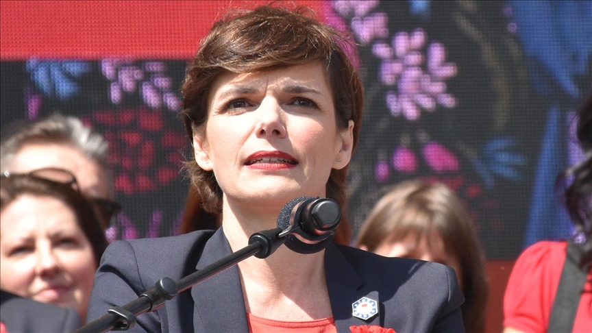 Austria's main opposition leader resigns