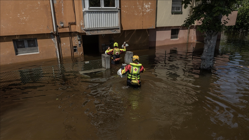 Death toll from floods in Italy rises to 15