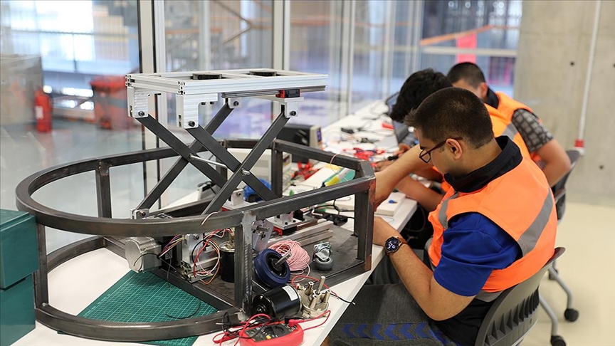 Mesleki eğitim merkezlerindeki öğrenci sayısı yüzde 784'lük artışla 1 milyon 405 bine ulaştı