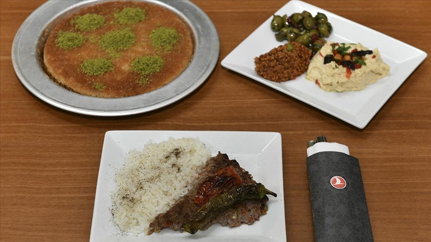 THY seçili uçuşlarda ve özel yolcu salonlarında Türk mutfağını tanıtıyor