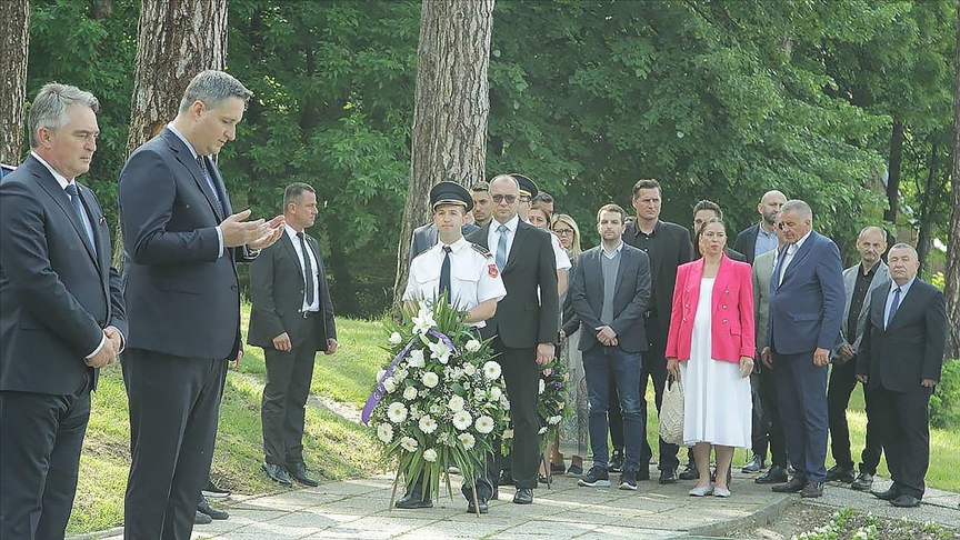 Bosna Savaşı'ndaki "Kapiya Katliamı"nın 28'inci yılında öldürülen 71 kurban anıldı