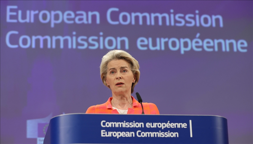 Ursula von der Leyen upozorila na nekontrolisanu upotrebu AI za zapošljavanje i otpuštanje