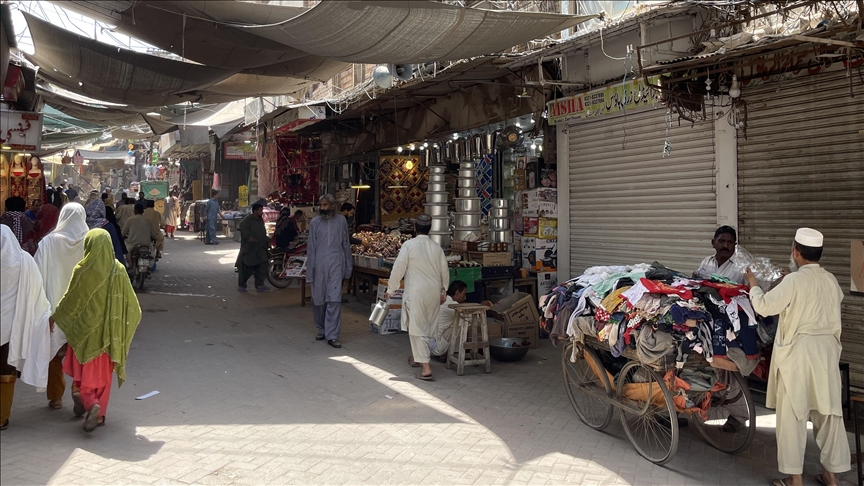 EXPLAINED: Pakistan's economic crisis and default risk