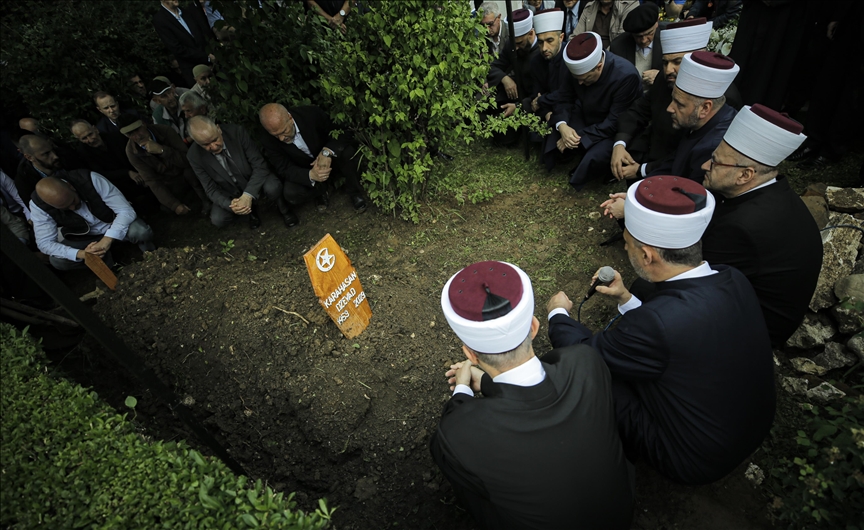 U Sarajevu klanjana dženaza-namaz književniku Dževadu Karahasanu