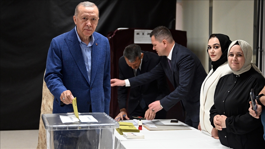 Эрдоган проголосовал во втором туре выборов президента 