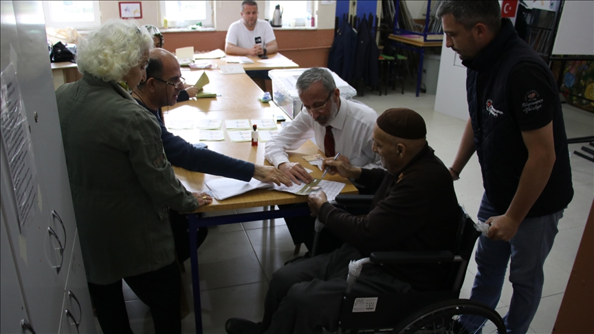 Türkiye’s ill, disabled citizens vote from home