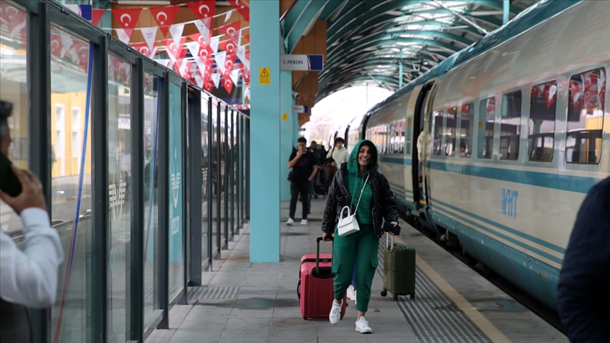 Ankara-Sivas Hızlı Tren Hattı'nda bugüne kadar yaklaşık 110 bin yolcu taşındı