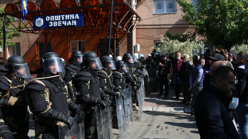 Tensions high in Kosovo as Serb protesters try to stop Albanian mayors from taking office