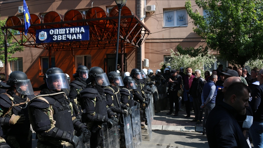 EU parliament urges Kosovo to withdraw police units from Serb municipalities