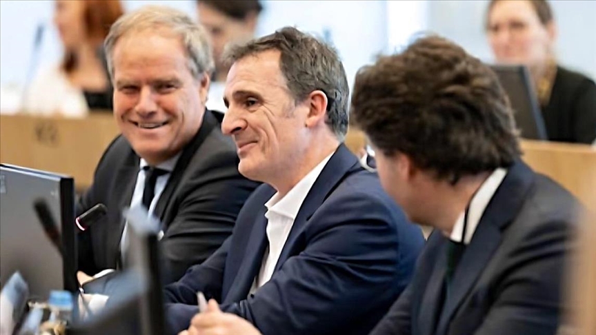Éric Piolle, maire de Grenoble, propose de laisser des jours fériés au choix selon les convictions religieuses