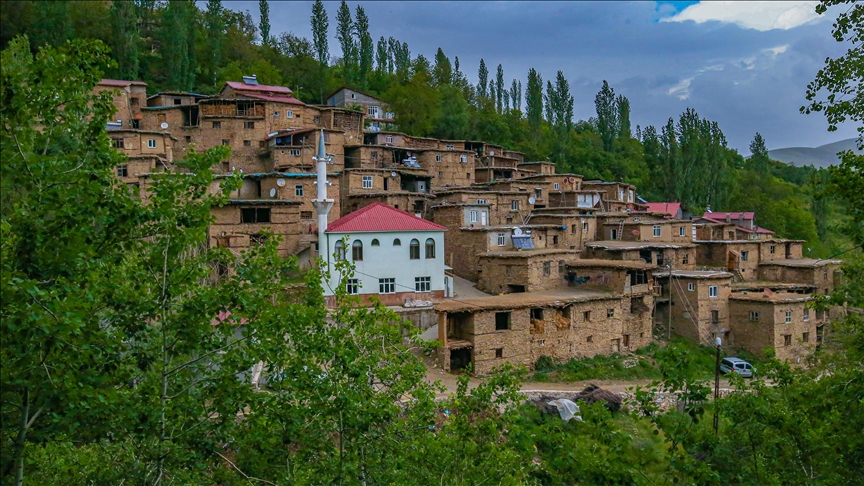 "كوتشلو" التركية.. قرية المنازل المتدرجة