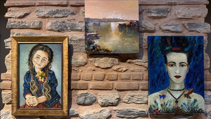 İstanbul Kız Lisesi Sanat Grubu'nun 9. karma sergisi Lale Vakfı'nda açıldı