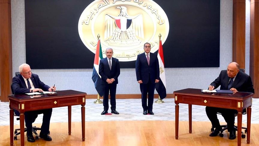 فلسطين ومصر توقعان بروتوكول مشاورات سياسية