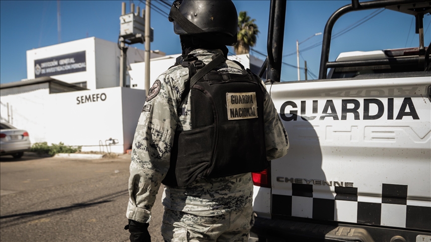 Drug cartel's seizure of town in southern Mexico leads to clashes between civilians, army