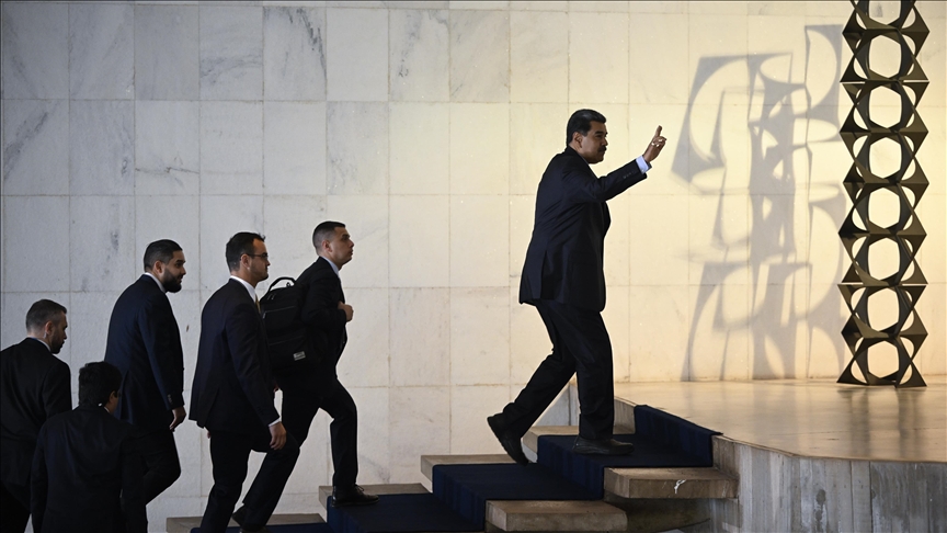 1st summit of South American presidents marked by differences over Venezuela
