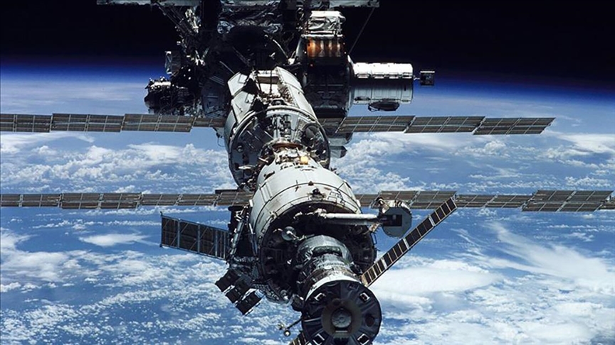 Suudi Arabistanlı astronotların da bulunduğu uzay mekiği Ax-2, Uluslararası Uzay İstasyonu'ndan döndü