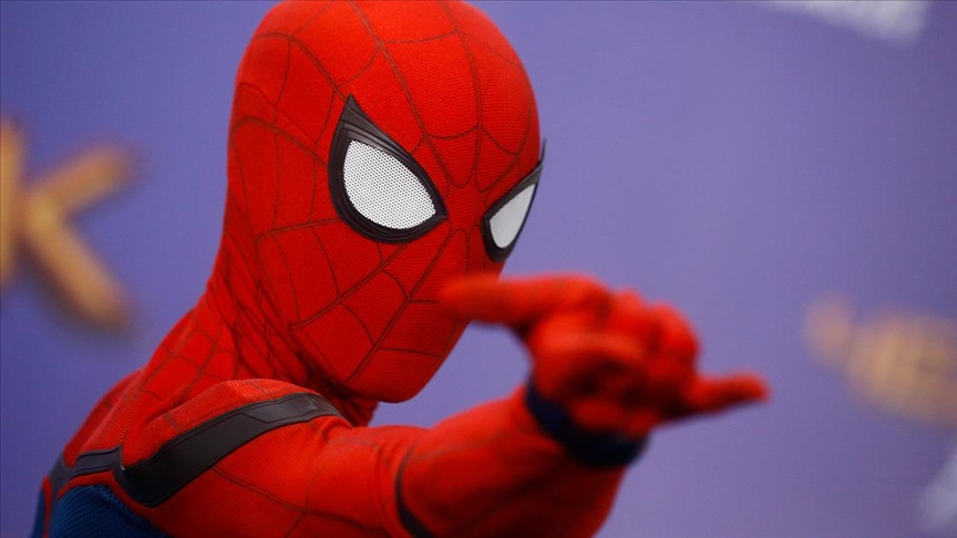 Tom Holland ve Zendaya'nın aktörlüğündeki "Örümcek Adam" filminin 4.'sü de yapılacak