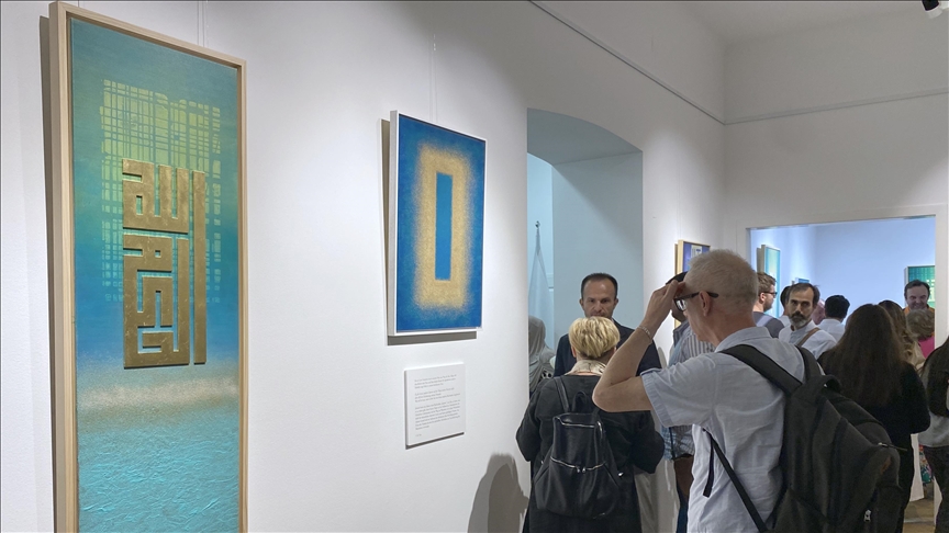 Viyana'da "Esmaü'l Hüsna" hat sergisi açıldı