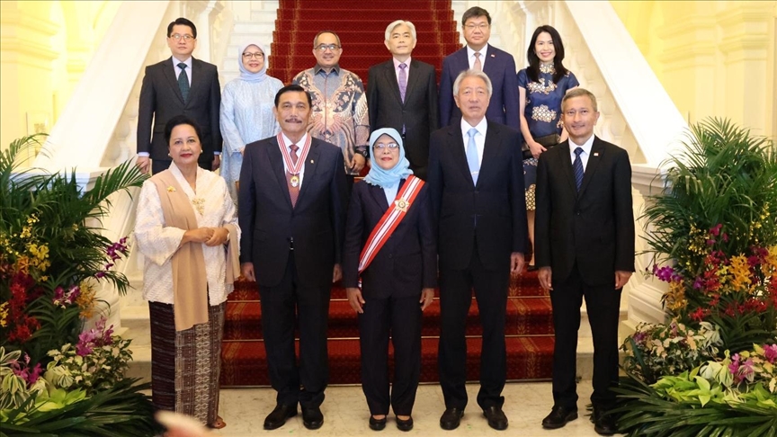 Menko Luhut Terima Penghargaan Darjah Utama Bakti Cemerlang