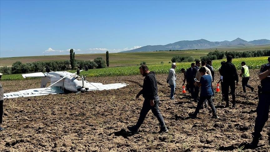 Учебный самолет совершил экстренную посадку в Турции, есть пострадавшие