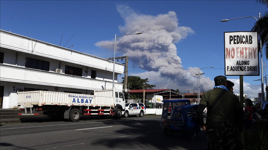 Philippines raises alert over possible volcanic eruption