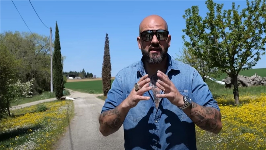 France : YouTube ferme la chaîne de Papacito, influenceur d'extrême droite