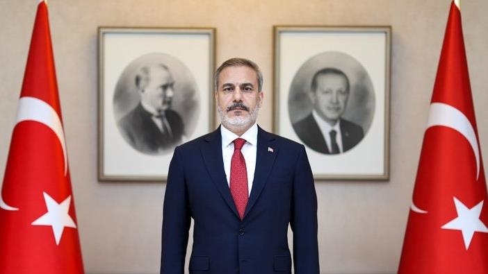 Глава МИД ОАЭ Абдулла бин Заид аль Нахайян поздравил Хакана Фидана