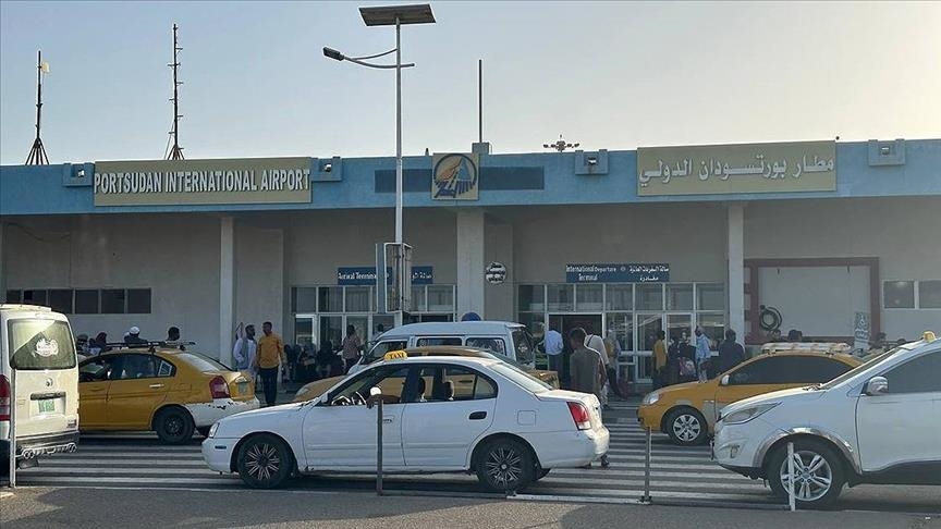 Türkiye evacuates nearly 2,000 Turkish citizens from Sudan amid conflict